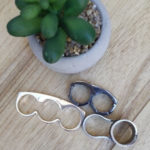 3 multiple finger costume rings